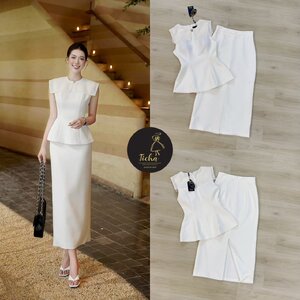 ชุดเซทแฟชั่นSet 2 ชิ้น เสื้อ+ กระโปรงยาว เสื้อแขนกุดสีขาวมีปกเสื้อแบบมีเท็กซ์เจอร์และแต่งอ่ะไหล่สีทอง