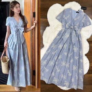 เดรสแฟชั่น เดรสลายริ้วเนื้อผ้าปักทั้งตัวสวยหรูมากๆค่ะ มีฟองน้ำจัดให้ทรงสวย(อกมีกระดุมแป๊ก)