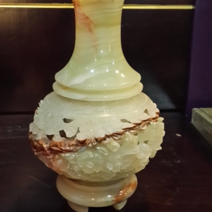 แจกันหยกหินอ่อนแกะสลัก