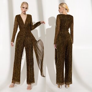 จั๊มสูทแฟชั่น จั๊มพ์สูทเสื้อคอวีป้ายแขนยาว กางเกงขากระบอกตรง