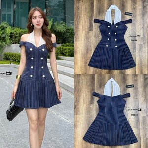 เดรสแฟชั่น เดรสสีกรมลายทางตัดต่อผ้าสีขาวคล้องคอ เดรสทรงเกาะไหล่แต่งสมอค