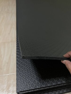 แผ่นยางปูพื้น สำหรับปูให้สัตว์เลี้ยง ทำเสื่อโยคะ ออกลังกาย