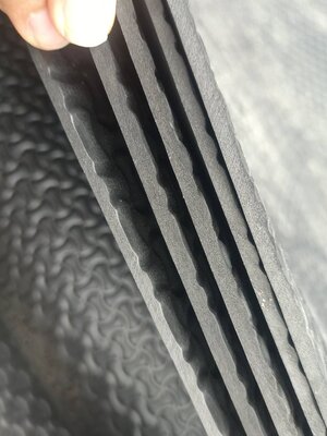 แผ่นยางปูพื้นกันกระแทกEVAสีดำลาย 1ด้าน หนา 3มม 130*240ซม