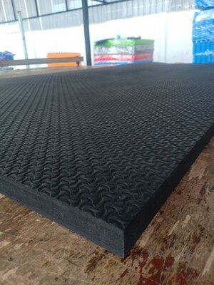 แผ่นยางปูพื้นกันกระแทกแบบลาย2ด้าน หนา 30 มม.