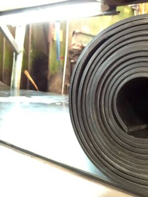 ยาง NR ขนาด 1000 x 5200 x 1 มม.
