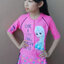 ฮ '' ( For Kids สำหรับเด็กอายุ 5-14 ปี ) Swimsuit for Girls ชุดว่ายน้ำ เด็กผู้หญิง Disney Frozen ชุดว่ายน้ำบอดี้สูท เสื้อแขนสั้น กระโปรงกางเกงขาสั้น สีชมพู ลาย เจ้าหญิง อันนา เจ้าหญิงเอลซ่า มาพร้อมหมวกว่ายน้ำและถุงผ้า สุดน่ารัก ใส่สบาย
